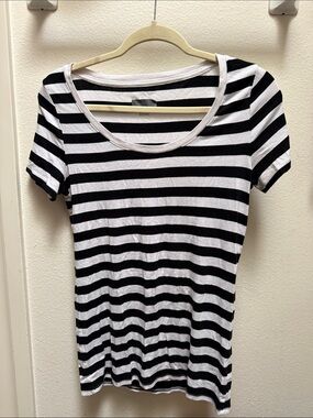 Women’s Black & White Striped Scoop Neck Tee